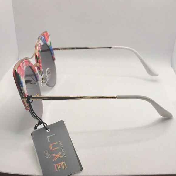 Luxe Retro Cat Eye Floral Pattern Sunglasses - Picture 3 of 3